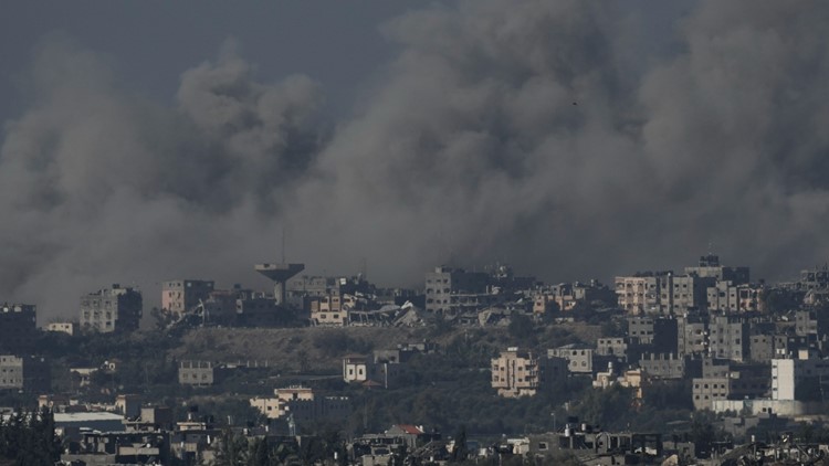 Israeli defense minister vows to fight on in Gaza despite rising international pressure Israeli defense minister vows to fight on in Gaza despite rising international pressure
