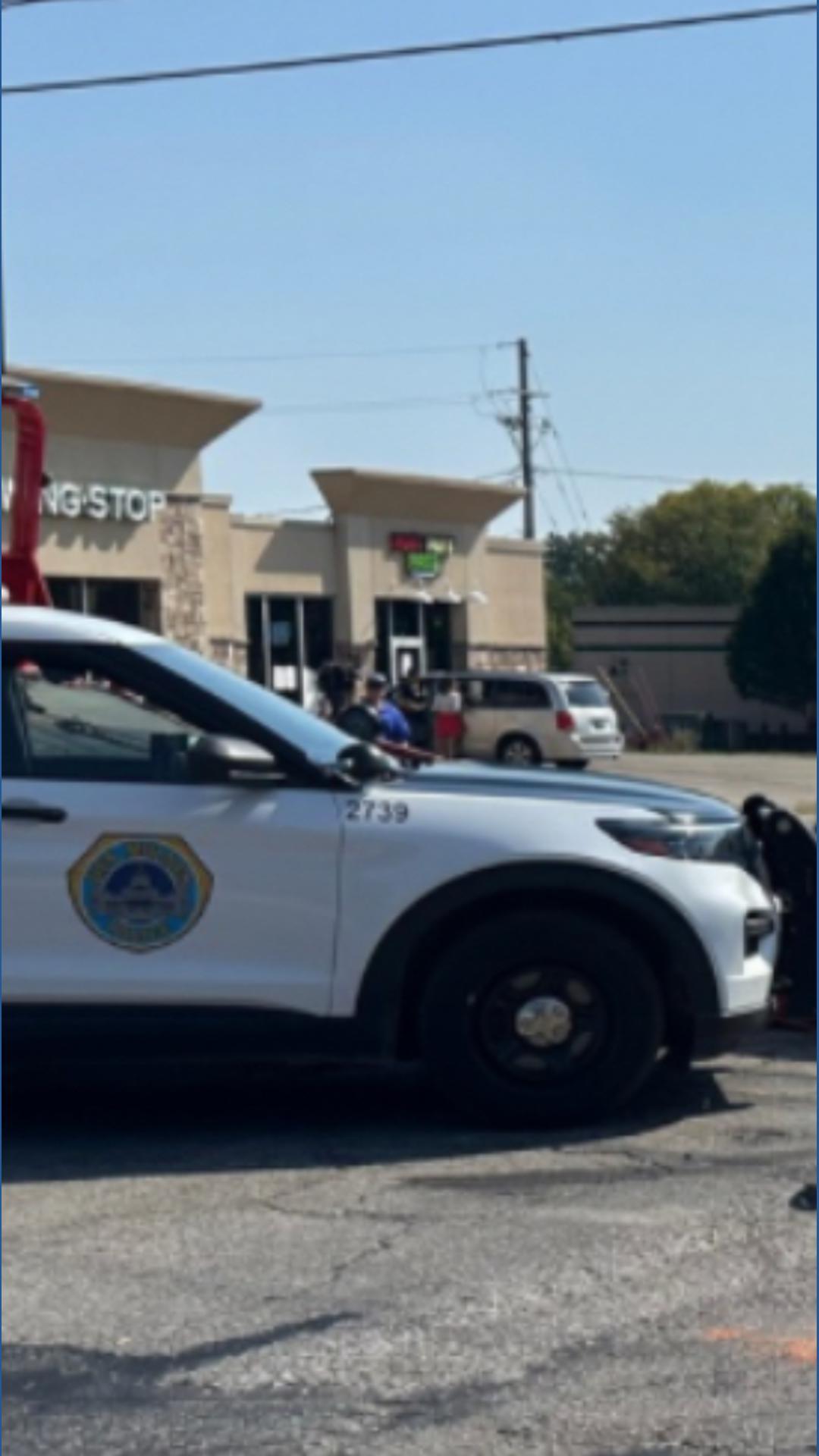 Suspect after three-car crash with stolen car in Des Moines | weareiowa.com