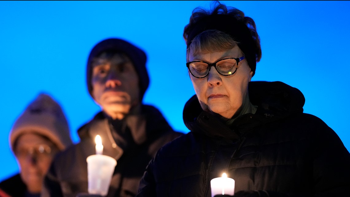 Perry, Iowa: Vigil honors victims of high school shooting | weareiowa.com