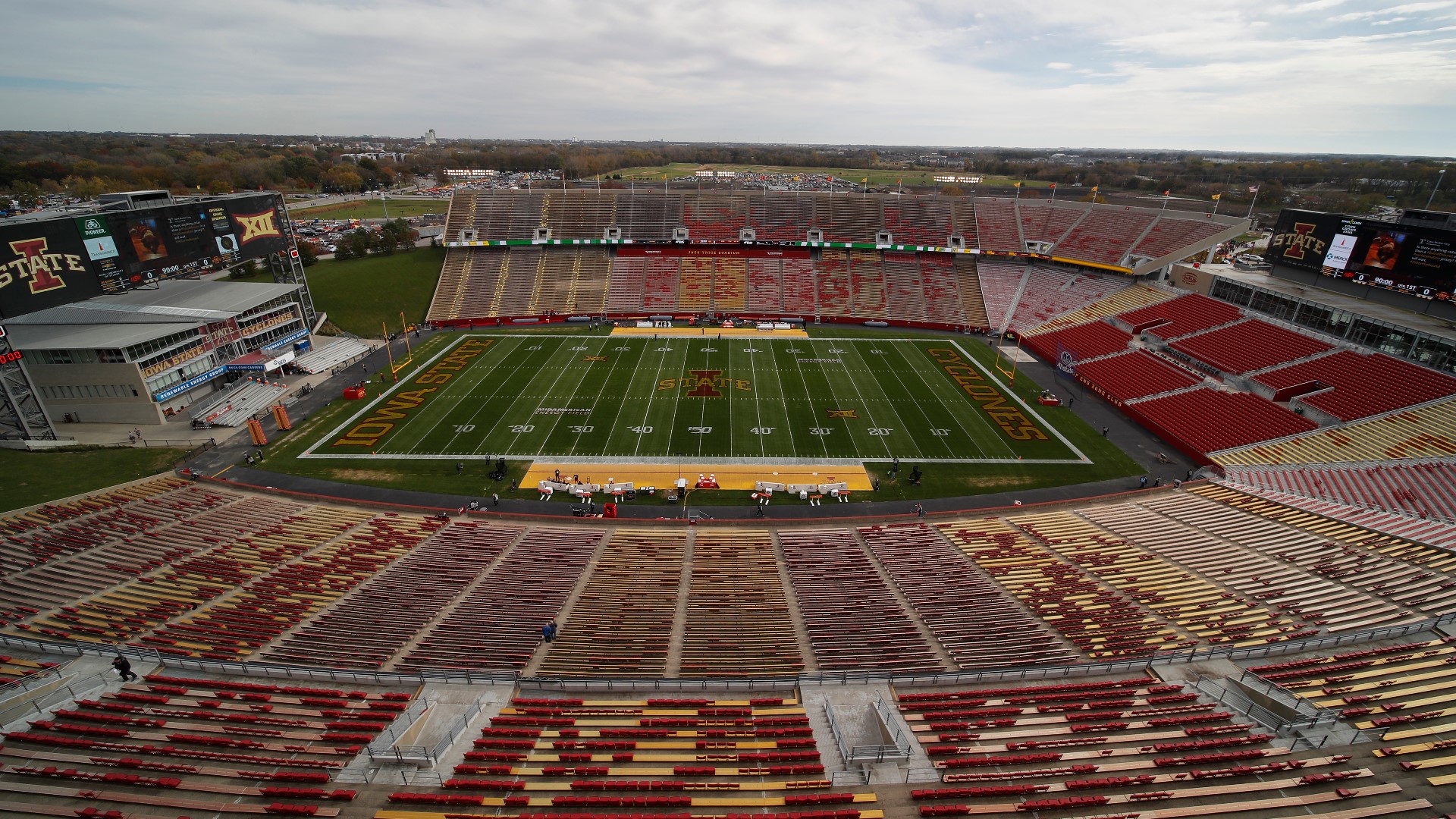 Iowa State fans are no strangers to lightning strikes during a game. So how can you stay safe if that happens again?