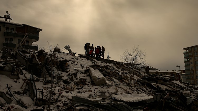 Korban tewas akibat gempa Turki dan Suriah melewati 15.000