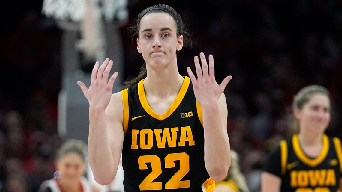 Caitlin Clark accidentally knocked down by Ohio State fan weareiowa