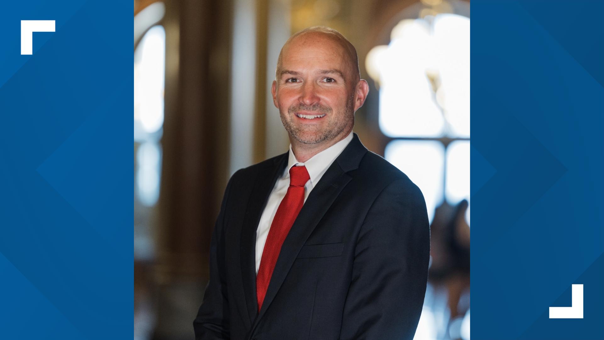 Adam Steen, the former director of the Iowa Department of Administrative Services, announced his gubernatorial run Tuesday evening.