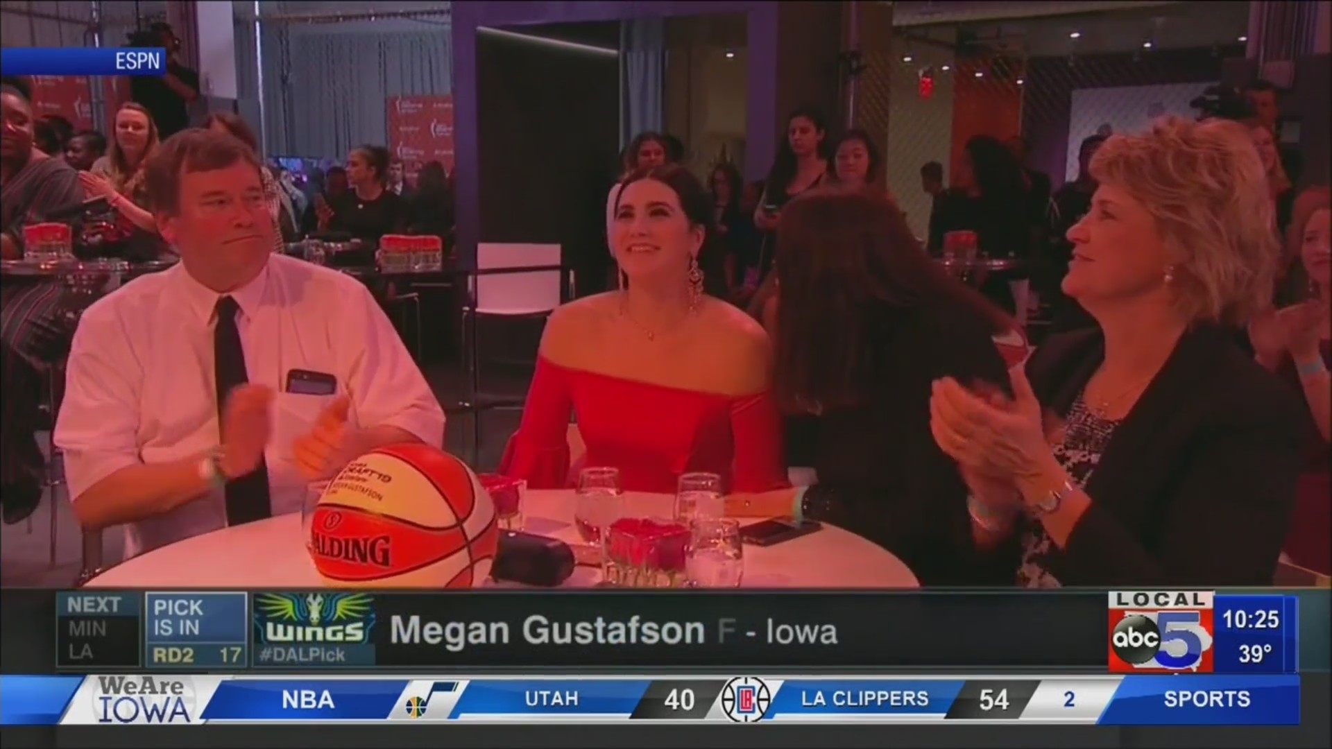 Gustafson and Carleton picked for the WNBA
