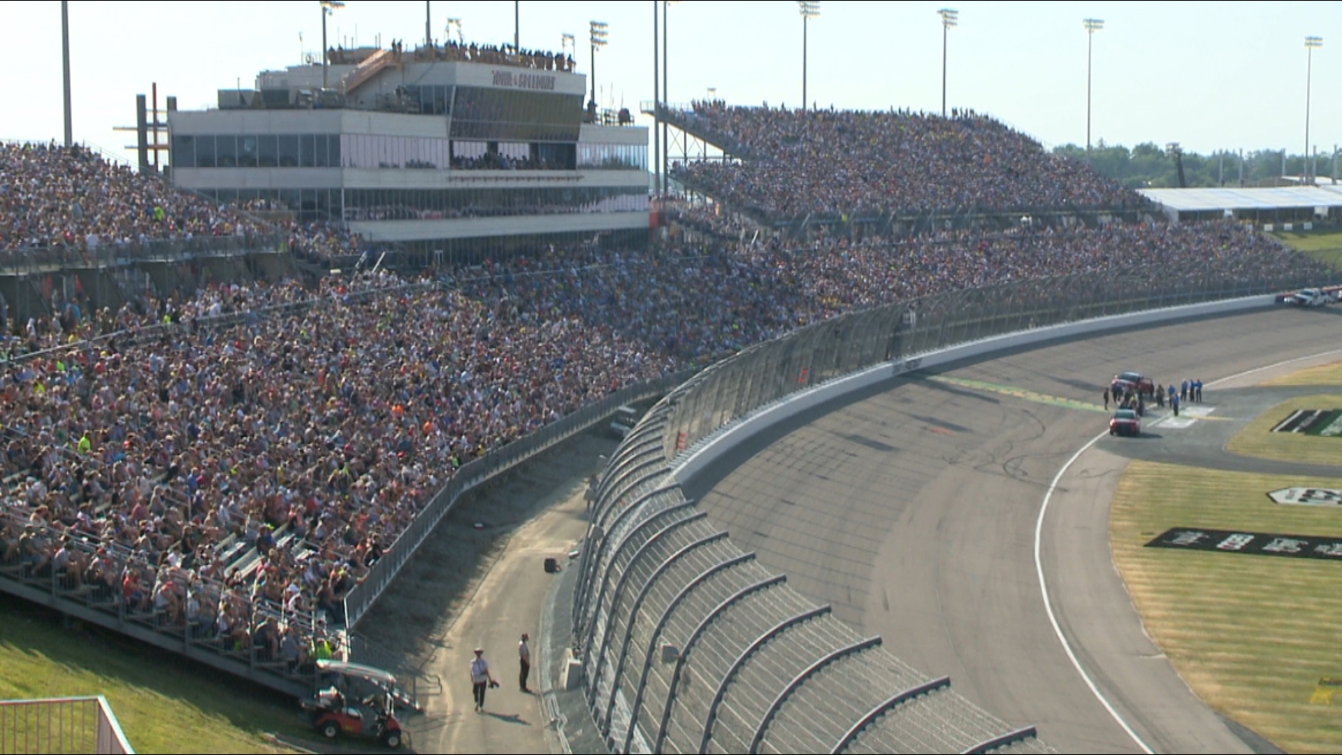 More than 30,000 fans made their way to Newton, Iowa for an experience fans say you can't find anywhere else.