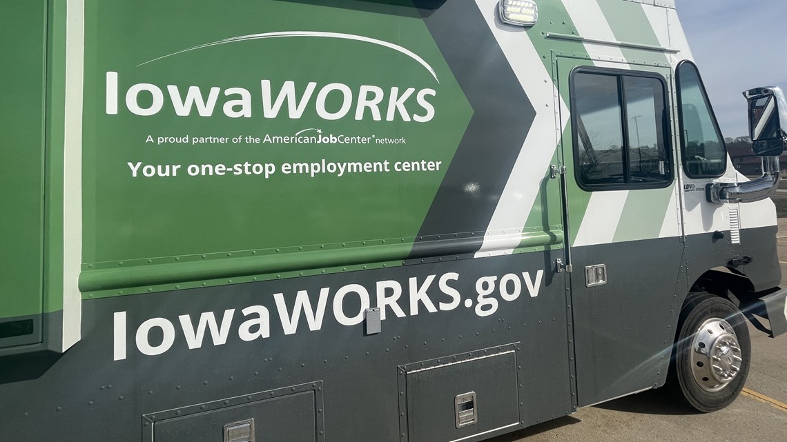 New mobile job center could help Iowans find work after layoffs | wqad.com