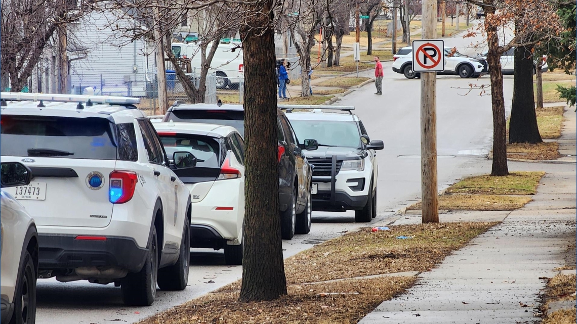 Des Moines police arrest man following pursuit, 45-minute negotiation