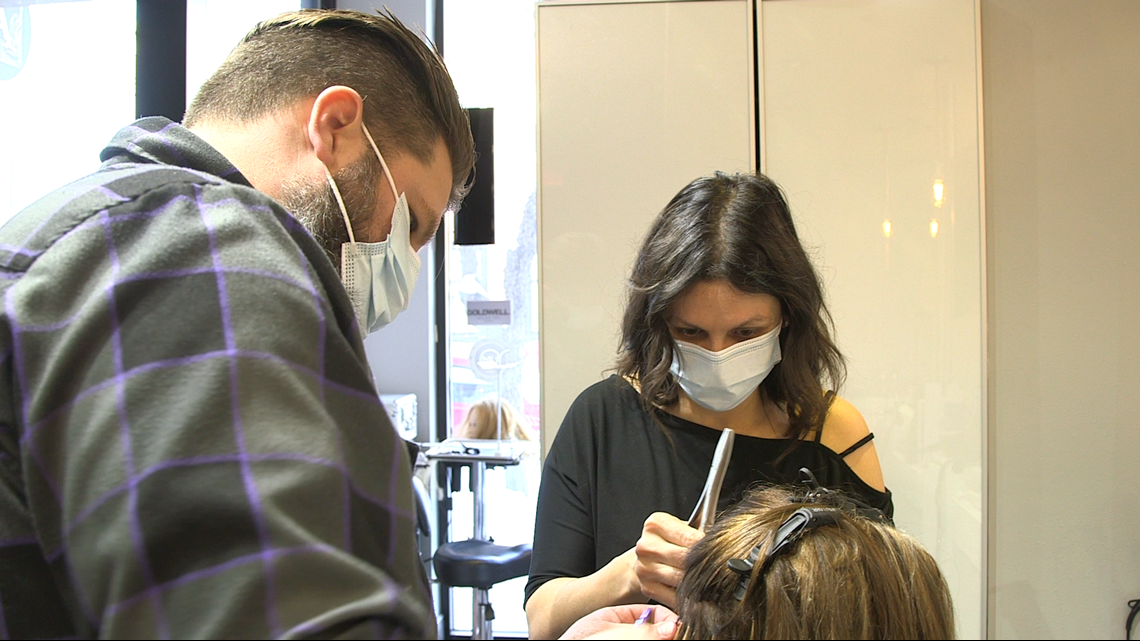 With No Way To Socially Distance Salon Owners Await Vaccine Weareiowa Com