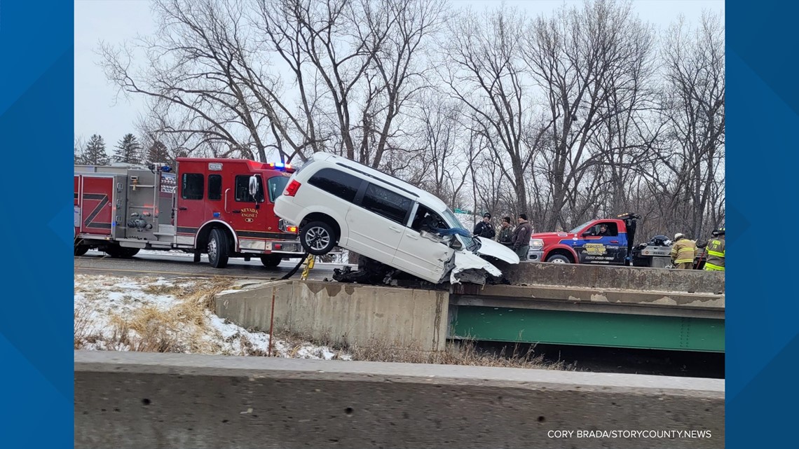 Crash on U.S. 30 in Nevada, Iowa leaves 1 dead