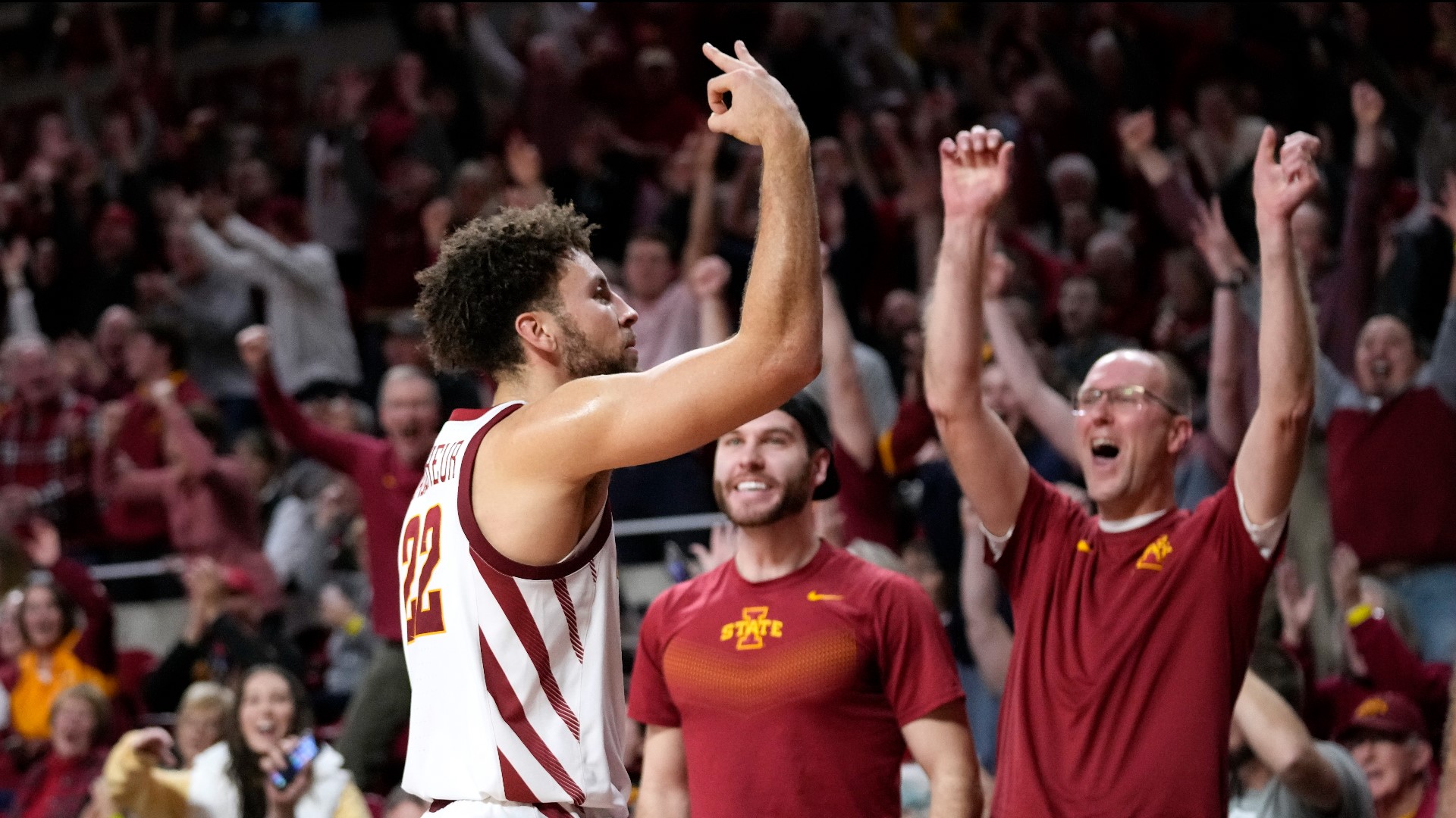 Iowa State rolled past Texas Tech last night to remain undefeated in Big 12 play. Senior guard Gabe Kalscheur led the way with 25 points.