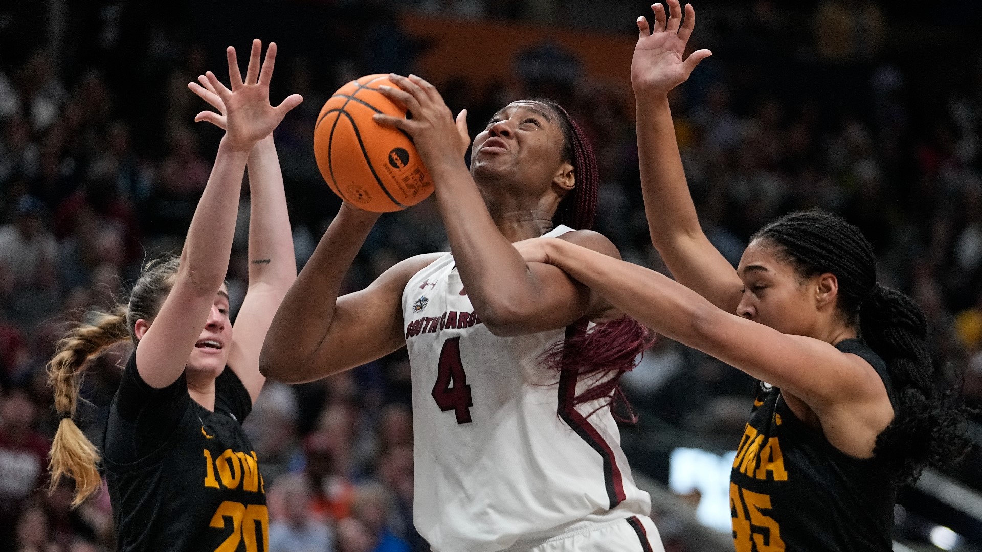 Women's Final Four: Iowa Vs. South Carolina Final Score, Recap ...