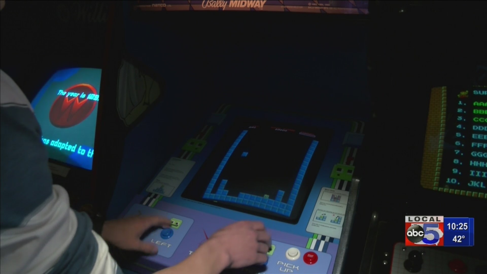 Prodigy teen creates original arcade game for Ames bar | weareiowa.com