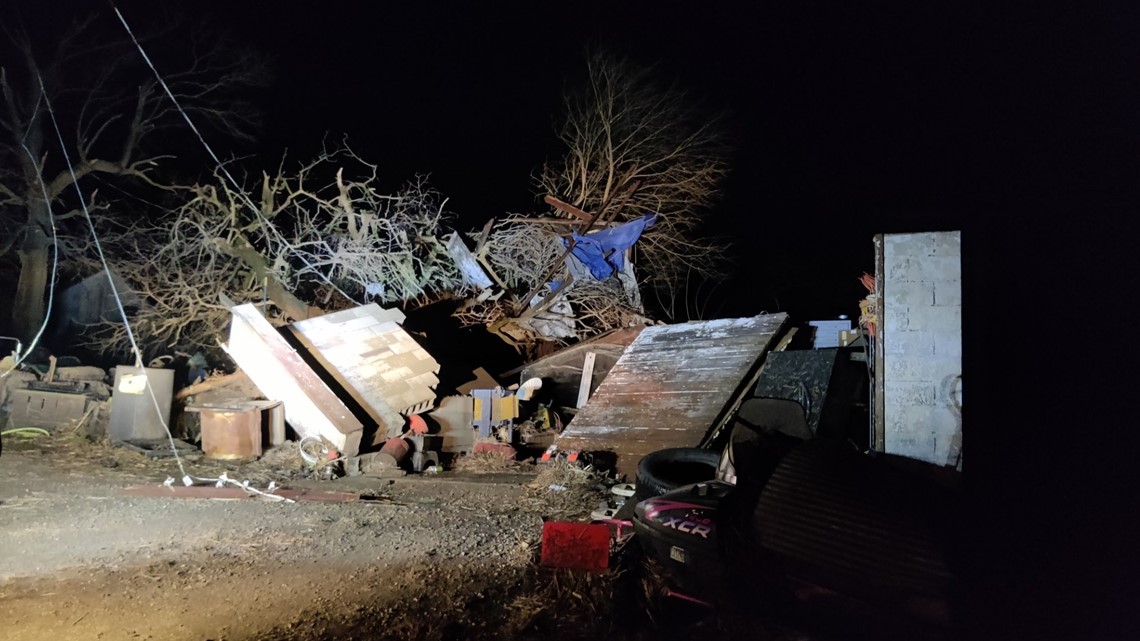 Iowa storm aftermath: Thousands remain without power - Vimarsana News