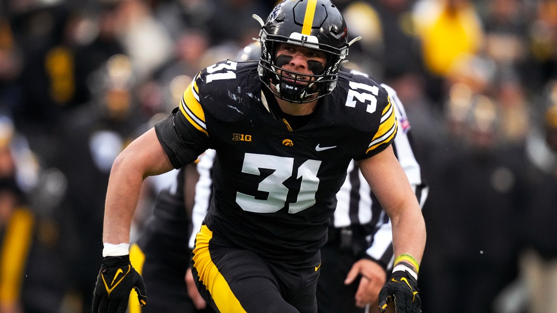 Detroit Lions select Iowa linebacker Jack Campbell as the No. 18 NFL
