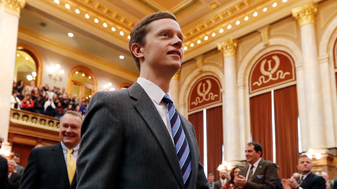 Iowa governor signs bill limiting state auditor's power into law - Vimarsana News