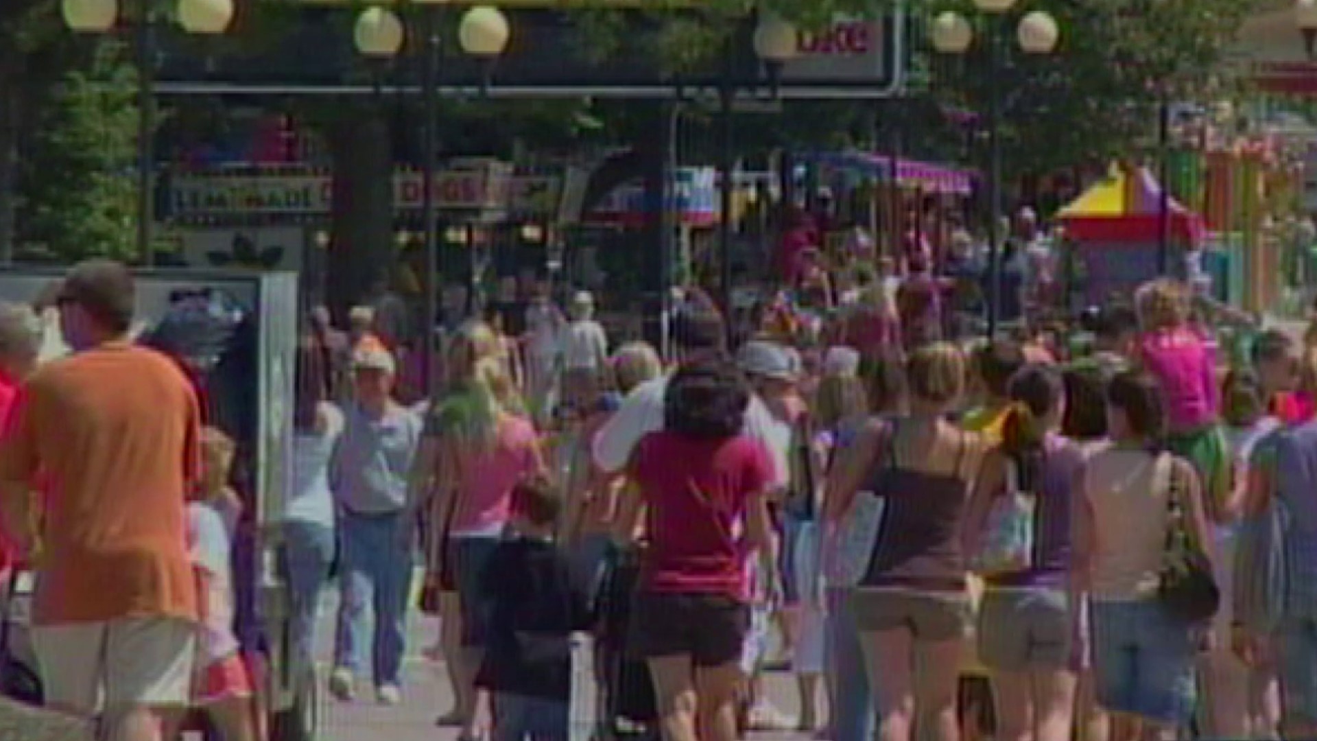 With the Iowa State Fair starting next week, we thought it was a good time to dig into the archives and show you some memorable moments from previous fairs.