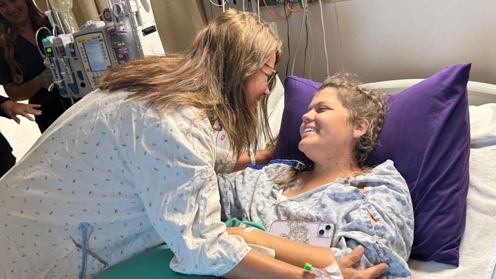 Four people volunteered to donate a kidney to Anna Harlow, but her mother Sheri turned out to be the right match.