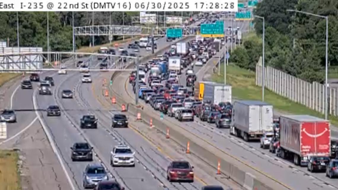 Crash on Interstate 235 causes extreme delays in West Des Moines