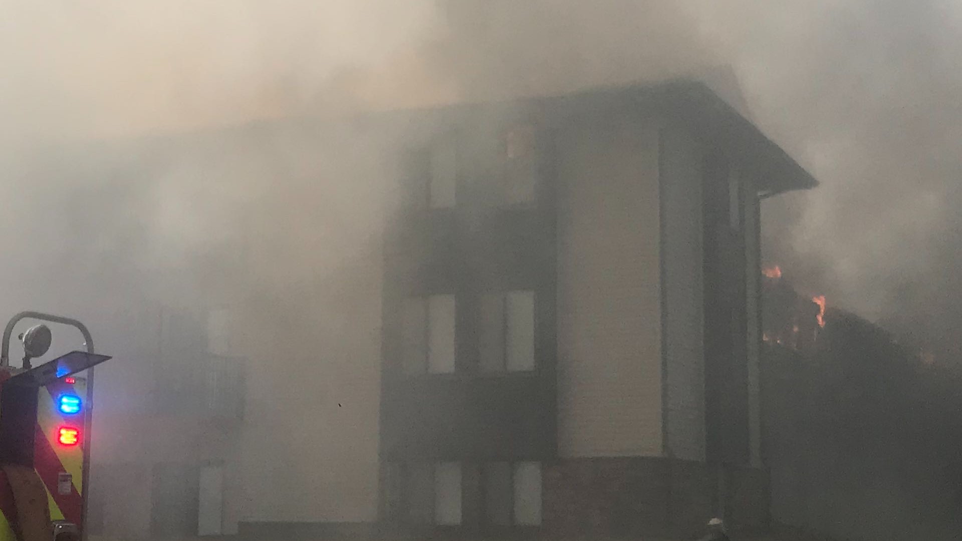 Urbandale Apartment Building Destroyed In Massive Fire | Weareiowa.com