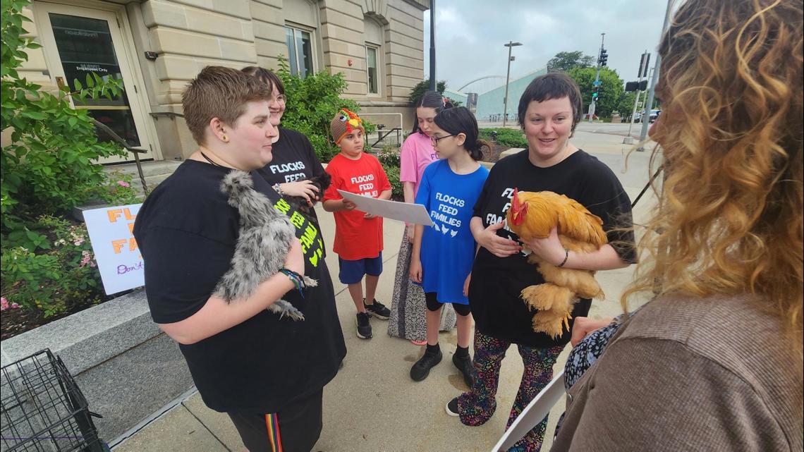 Des Moines residents protest proposed restrictions on owning chickens | weareiowa.com