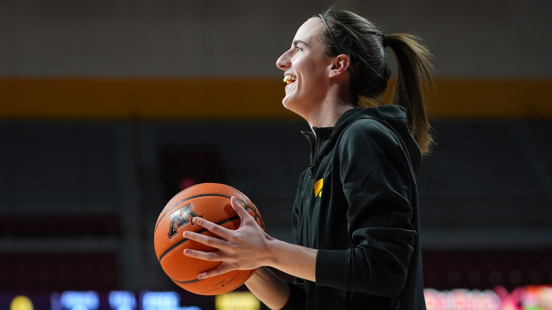 Caitlin Clark announces she will enter 2024 WNBA Draft: 'My dreams came  true'