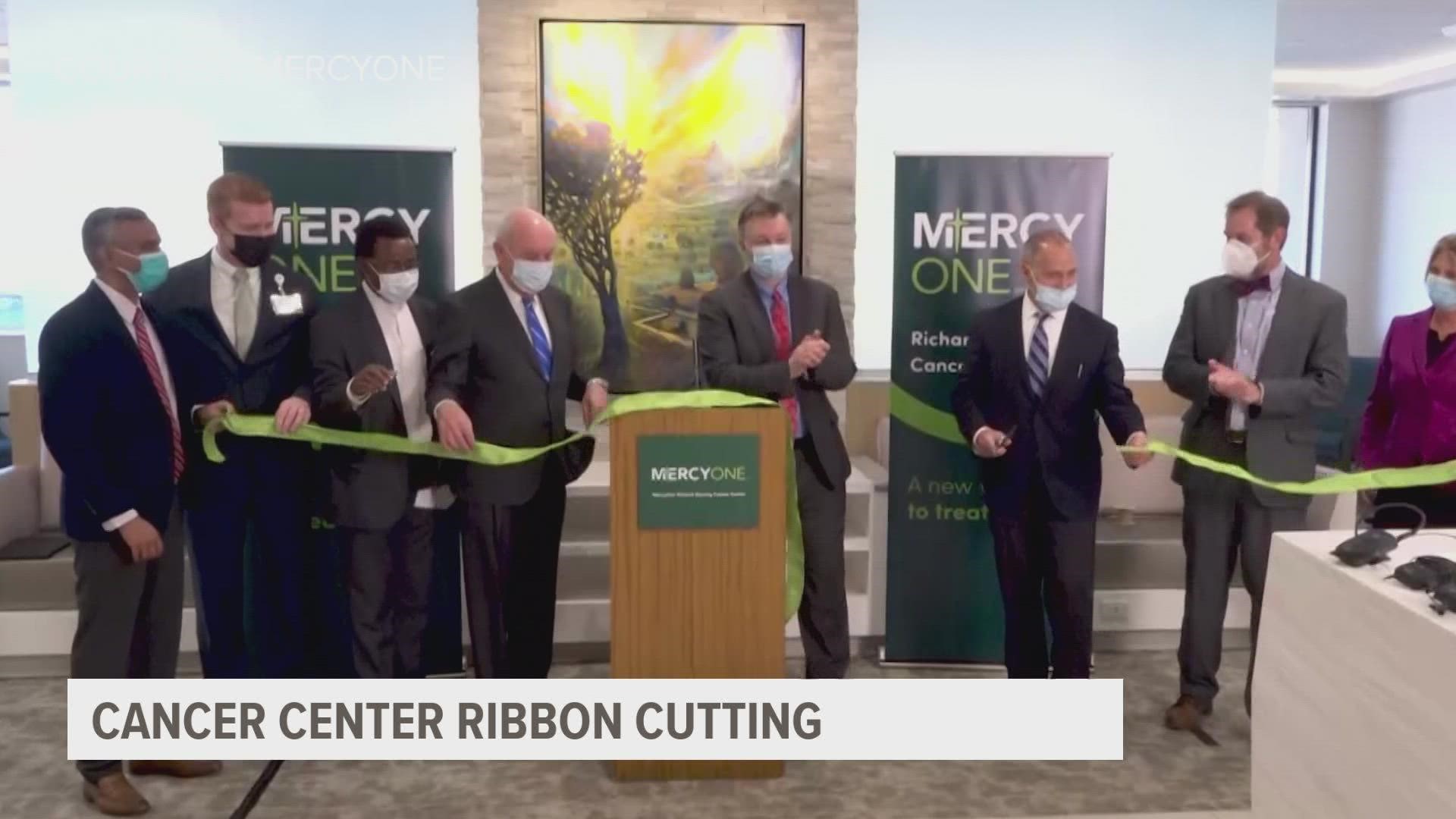 The MercyOne Richard Deming Cancer Center held a ribbon-cutting and dedication ceremony on Friday.