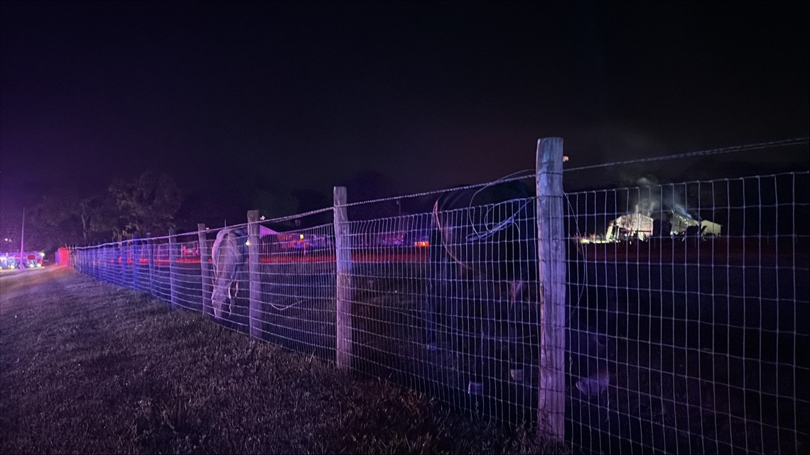 Crews battle barn fire in Pleasant Hill on Tuesday night - Vimarsana News