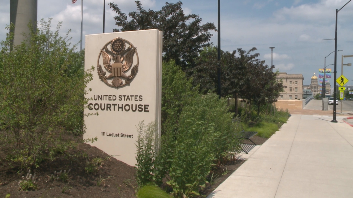 Former Des Moines Public Schools superintendent Ian Roberts sentenced to federal prison