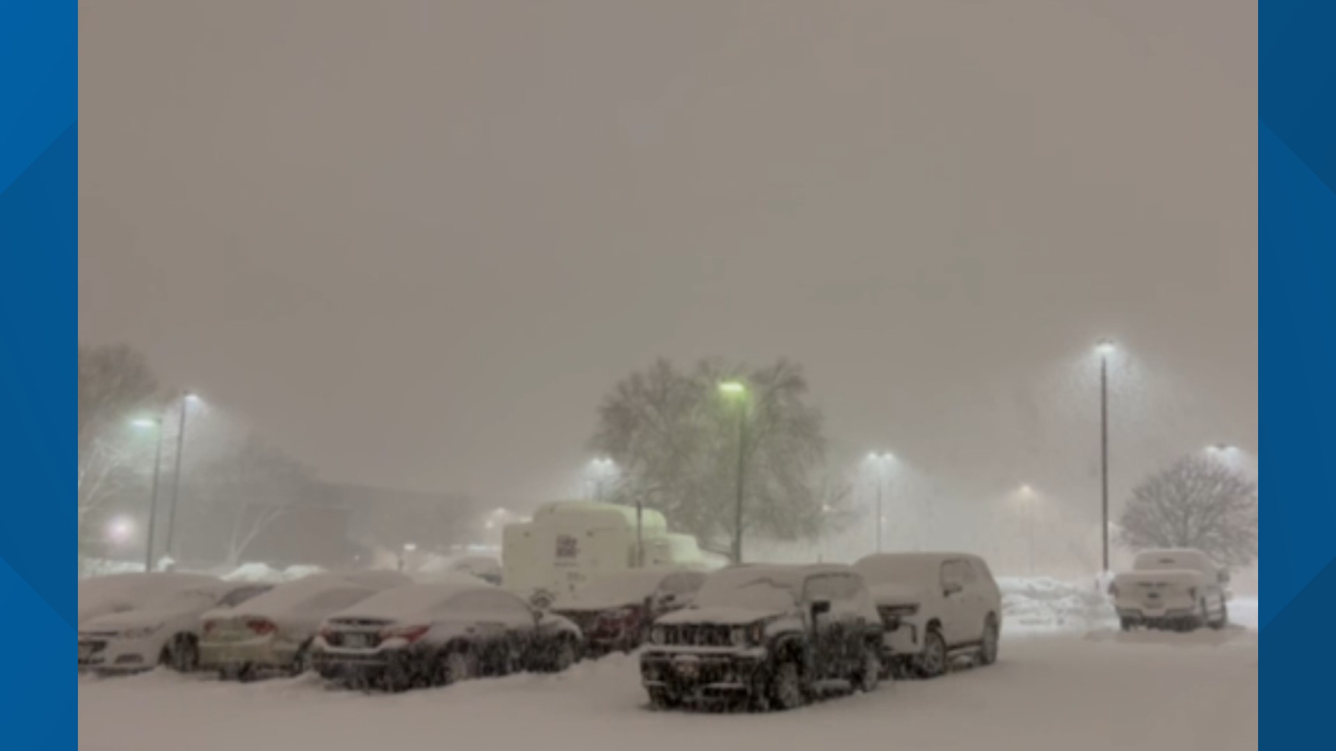 An intense snow squall passed through central Iowa on Wednesday night. The squall dropped an inch of snow in West Des Moines in just 20 minutes.