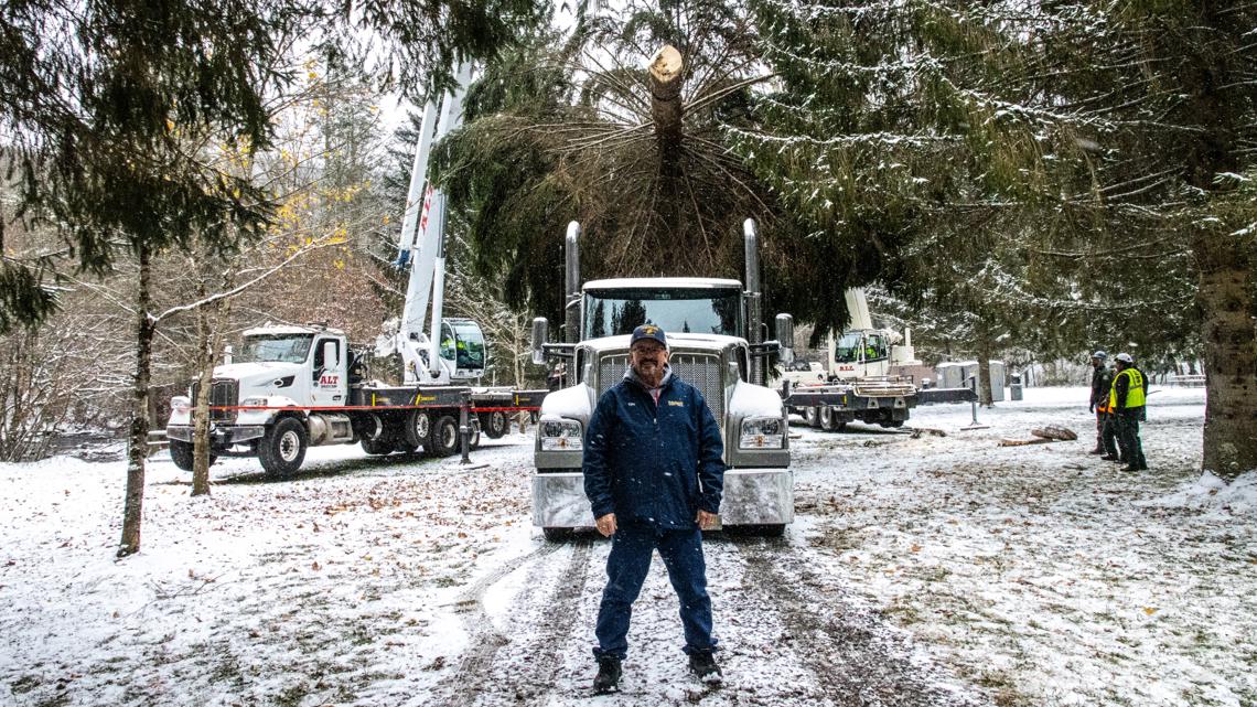US Capitol Christmas tree: Iowa truck driver Tim Dean on the crew