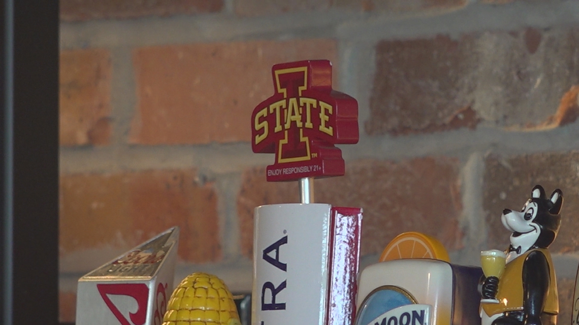 'We'll have max staff': Ames bars, restaurants gear up for busy weekend as Iowa State plays in March Madness