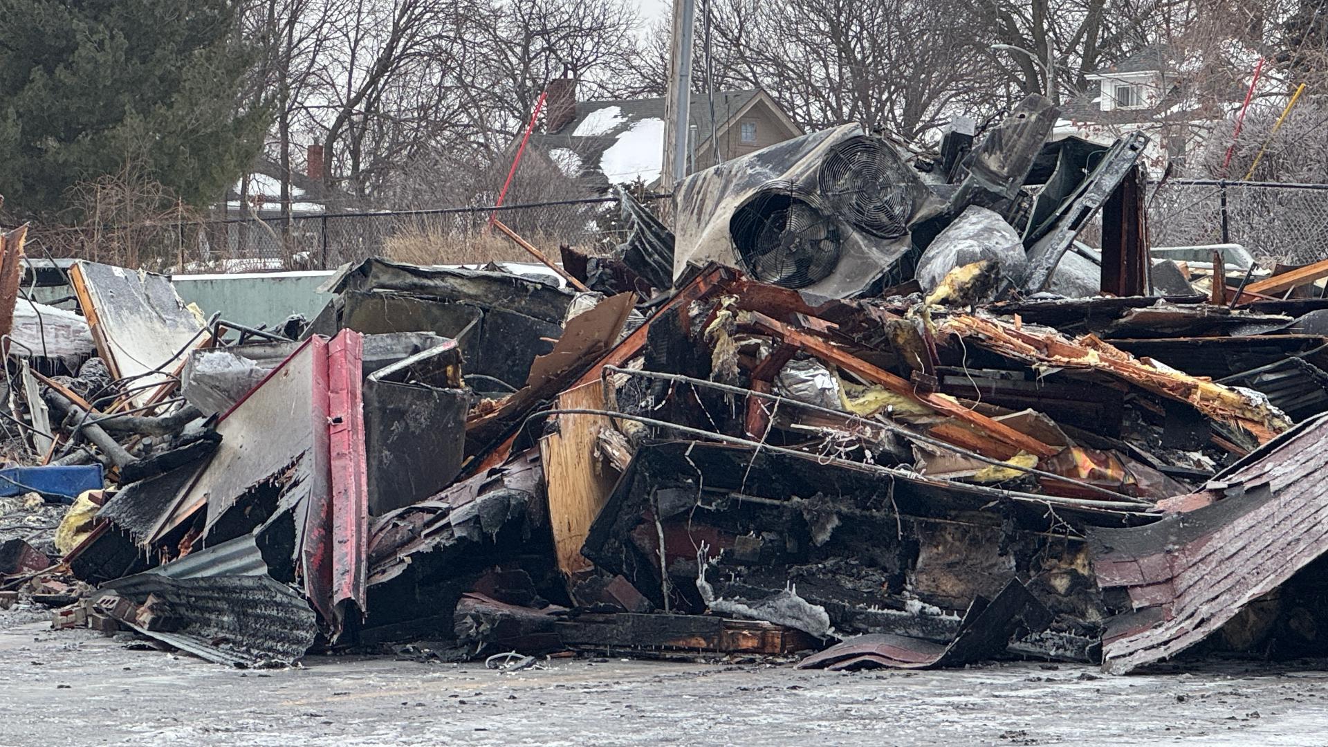 Des Moines Fire crews respond to fire at former Jethro's BBQ location ...