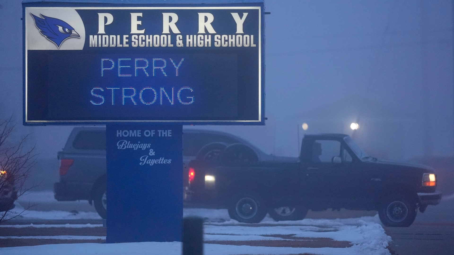 Perry Iowa Middle School Students Return To Class Weareiowa