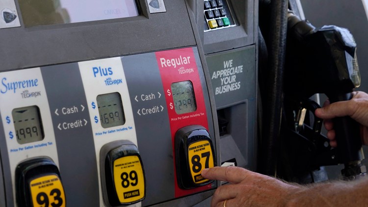 Expert shares tips for saving on gas ahead of holiday weekend travel