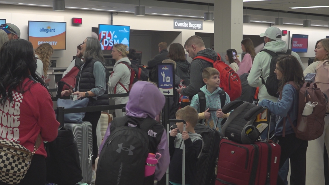 DSM International Airport to see busiest times for spring break travel during partial government shutdown
