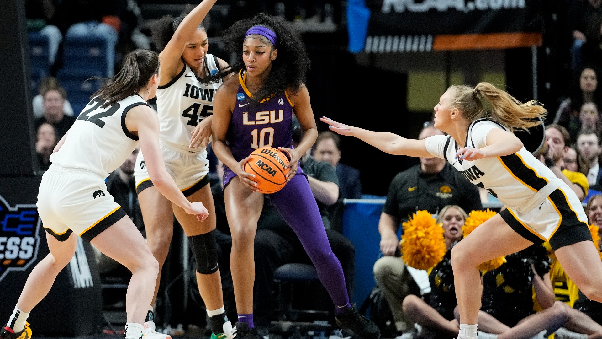 Iowa vs LSU Final score, Caitlin Clark & Angel Reese highlights