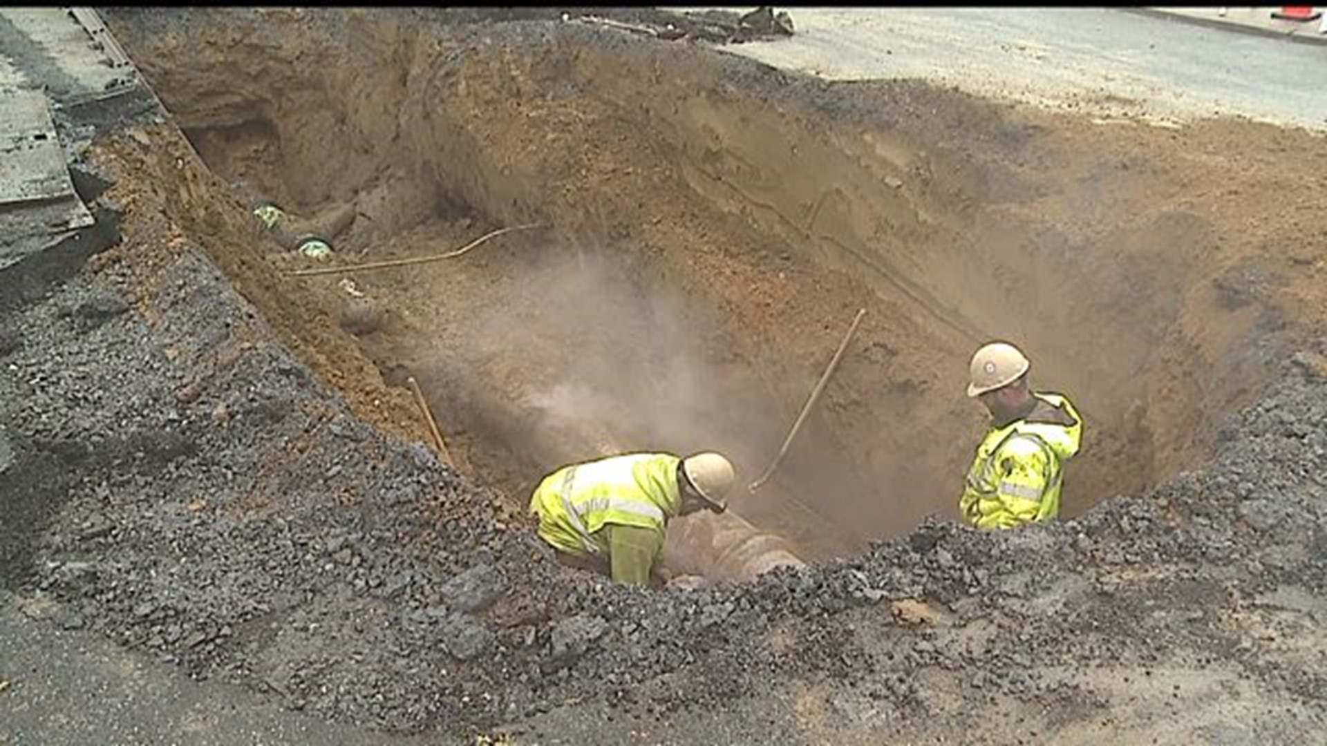 Crews repair damaged sewer line after sinkhole