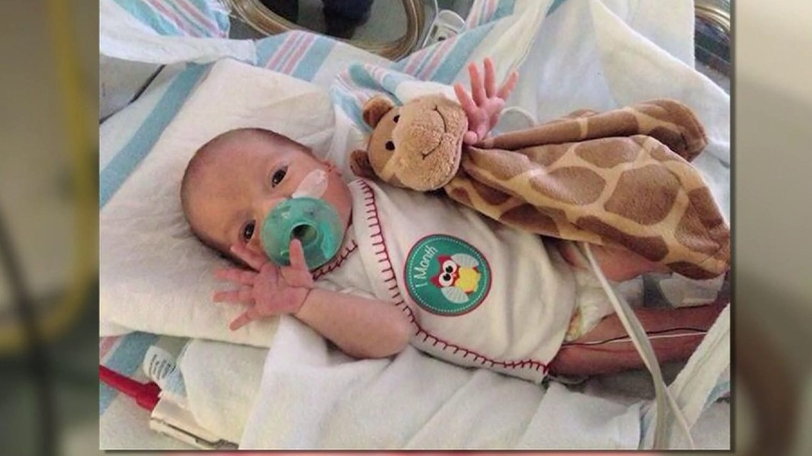 Miracle baby survives after mother suddenly dies at six and a half(02)