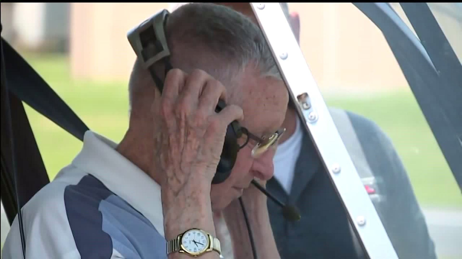 96-year-old veteran rides in helicopter