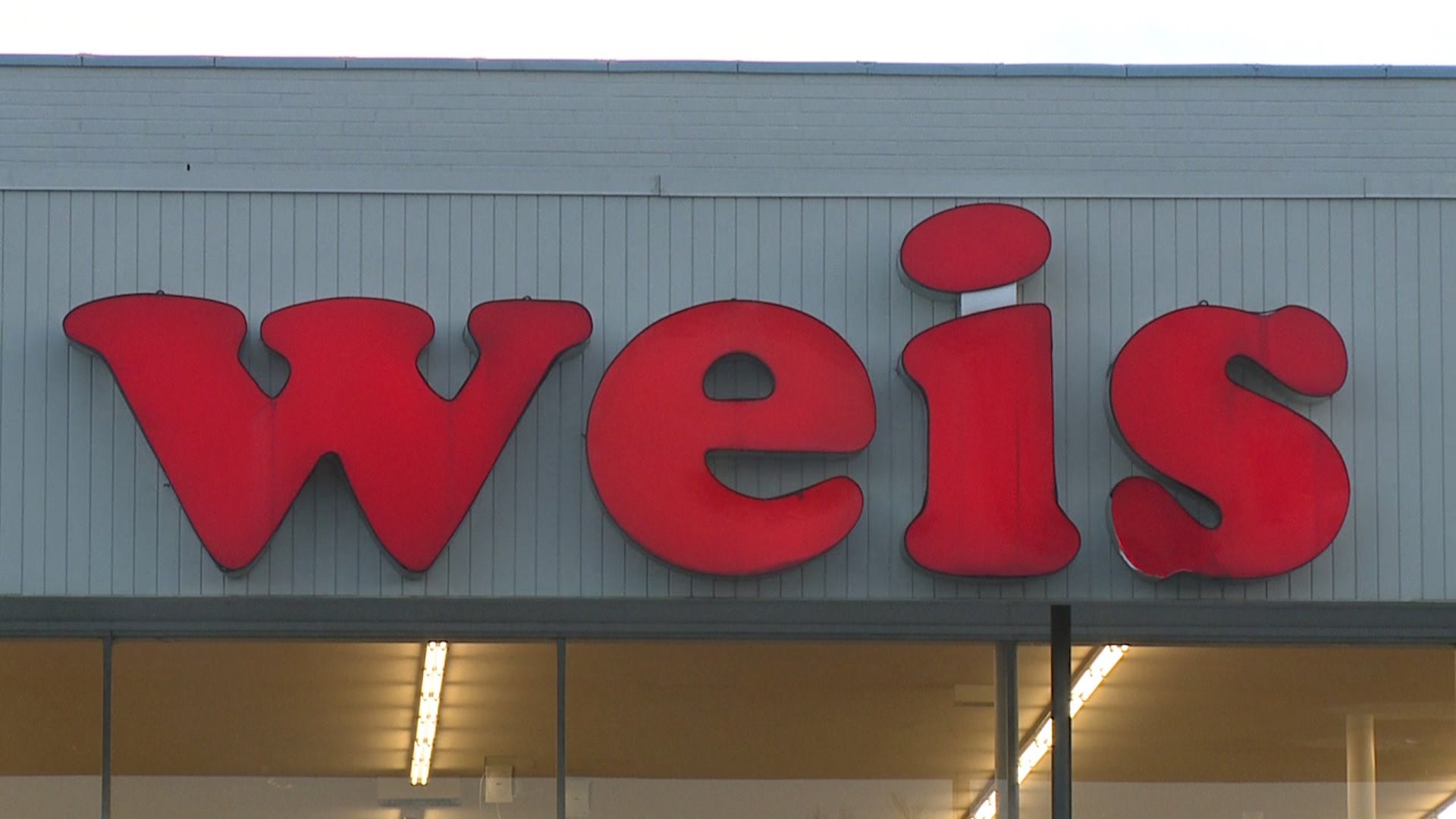 Weis Markets opens beer cafe in Mechanicsburg | fox43.com