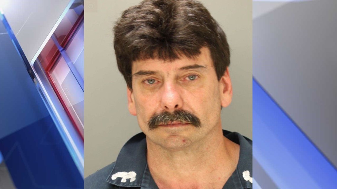 Lancaster man charged with retail theft, fleeing from police | fox43.com