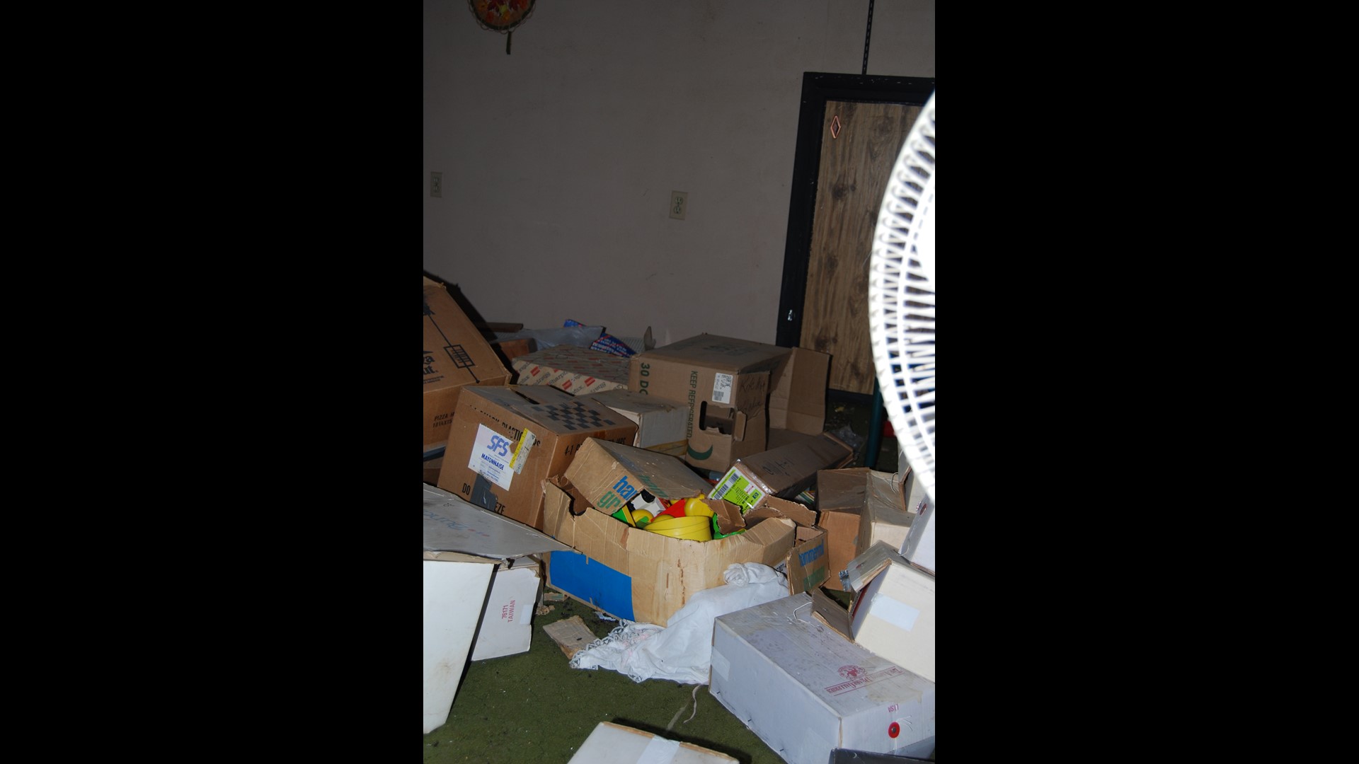 Deplorable Example Police find people living in deplorable conditions in Enola | fox43.com
