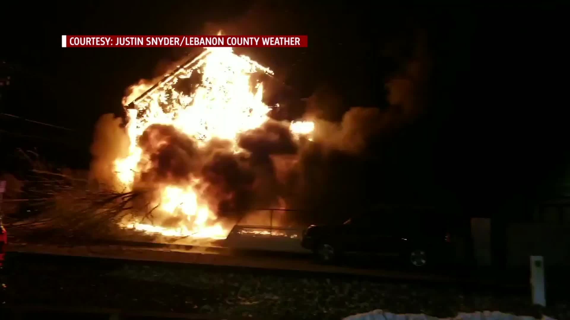Lebanon County house car fire.mov