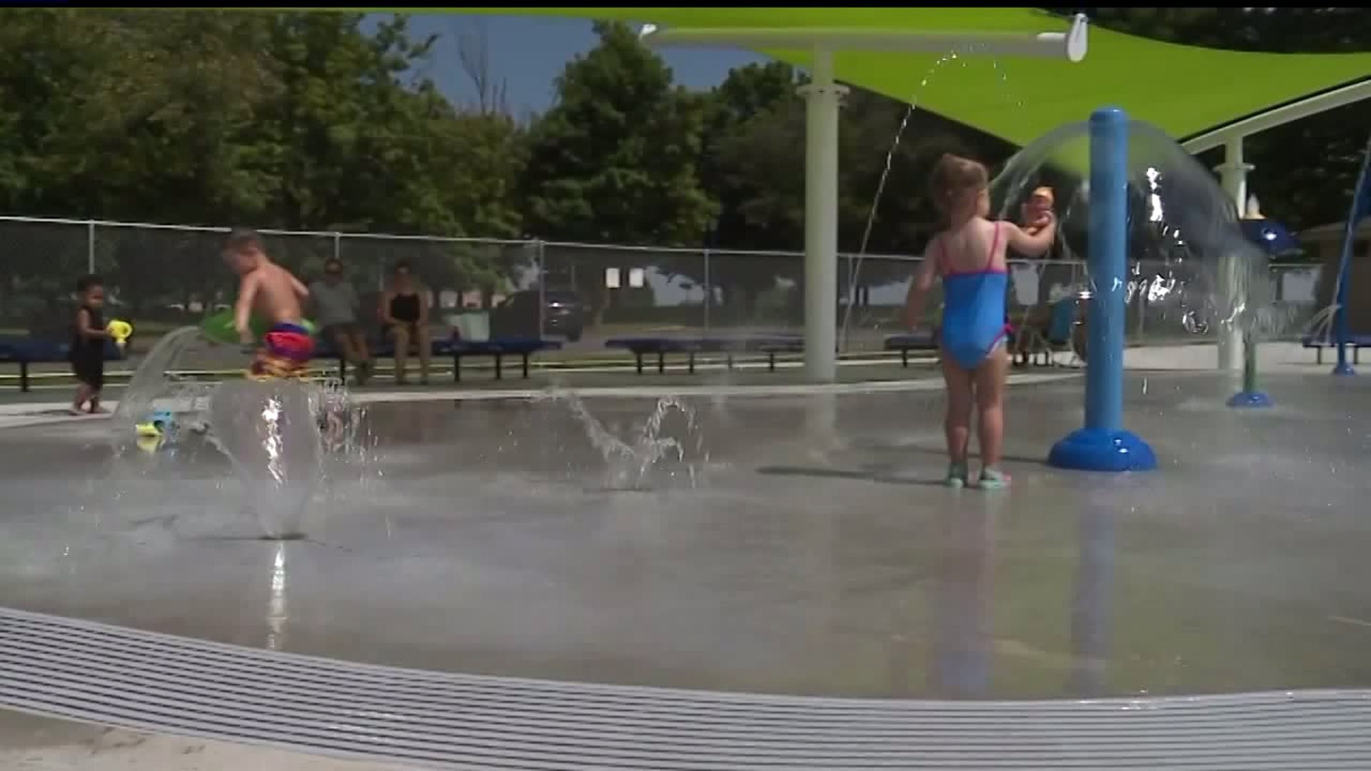 Heat has people trying to stay cool in Chambersburg