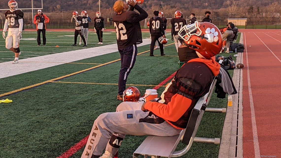 High school sports teams grapple with new mandate that requires