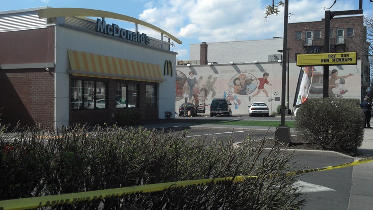 Teen shot to death in McDonald’s parking lot | fox43.com