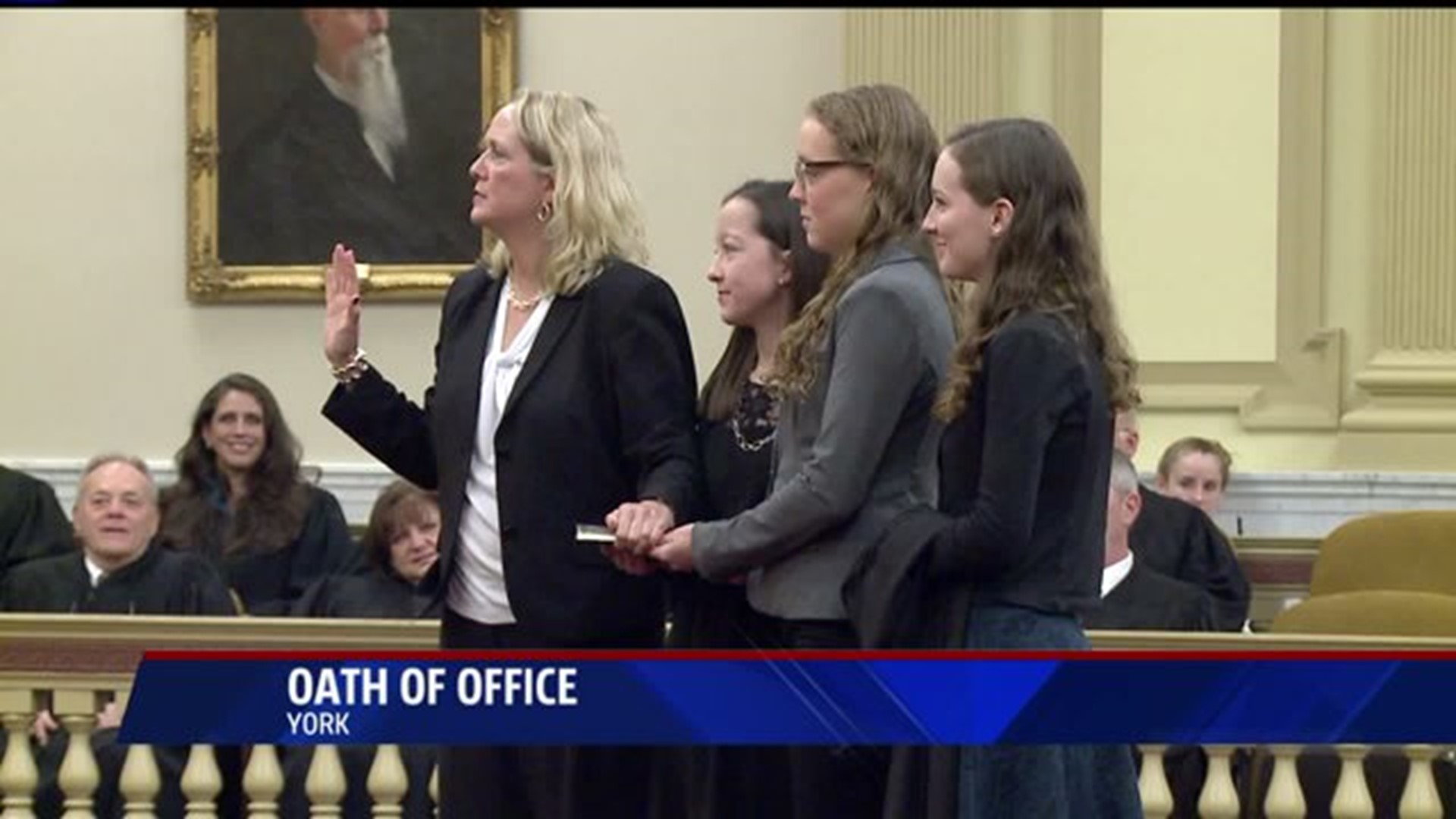 19 new officials take oaths of office in York County