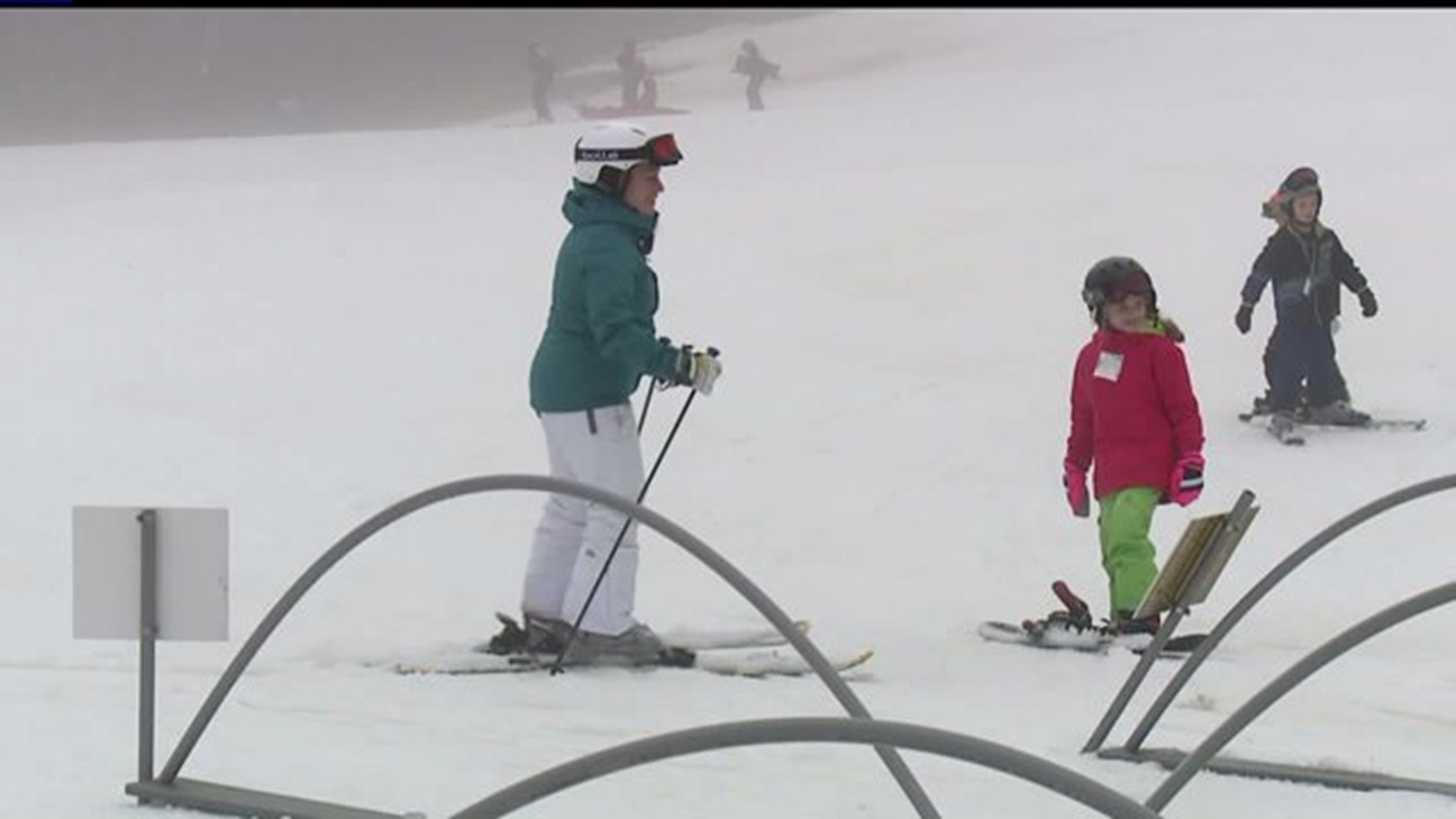 Warmer weather not stopping skiers from hitting the slopes in York Co