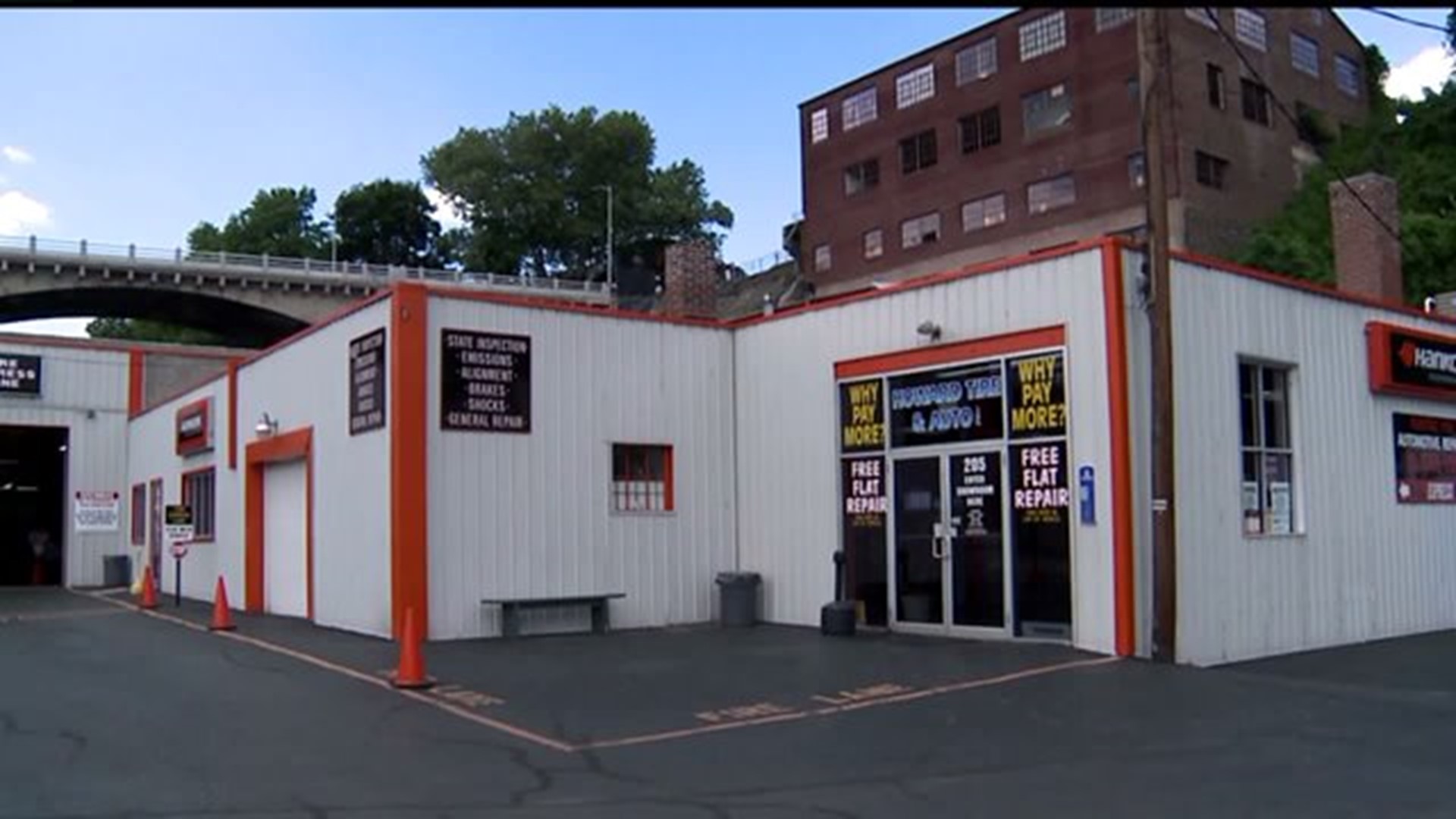 Harrisburg wall collapse causing further problems for tire store