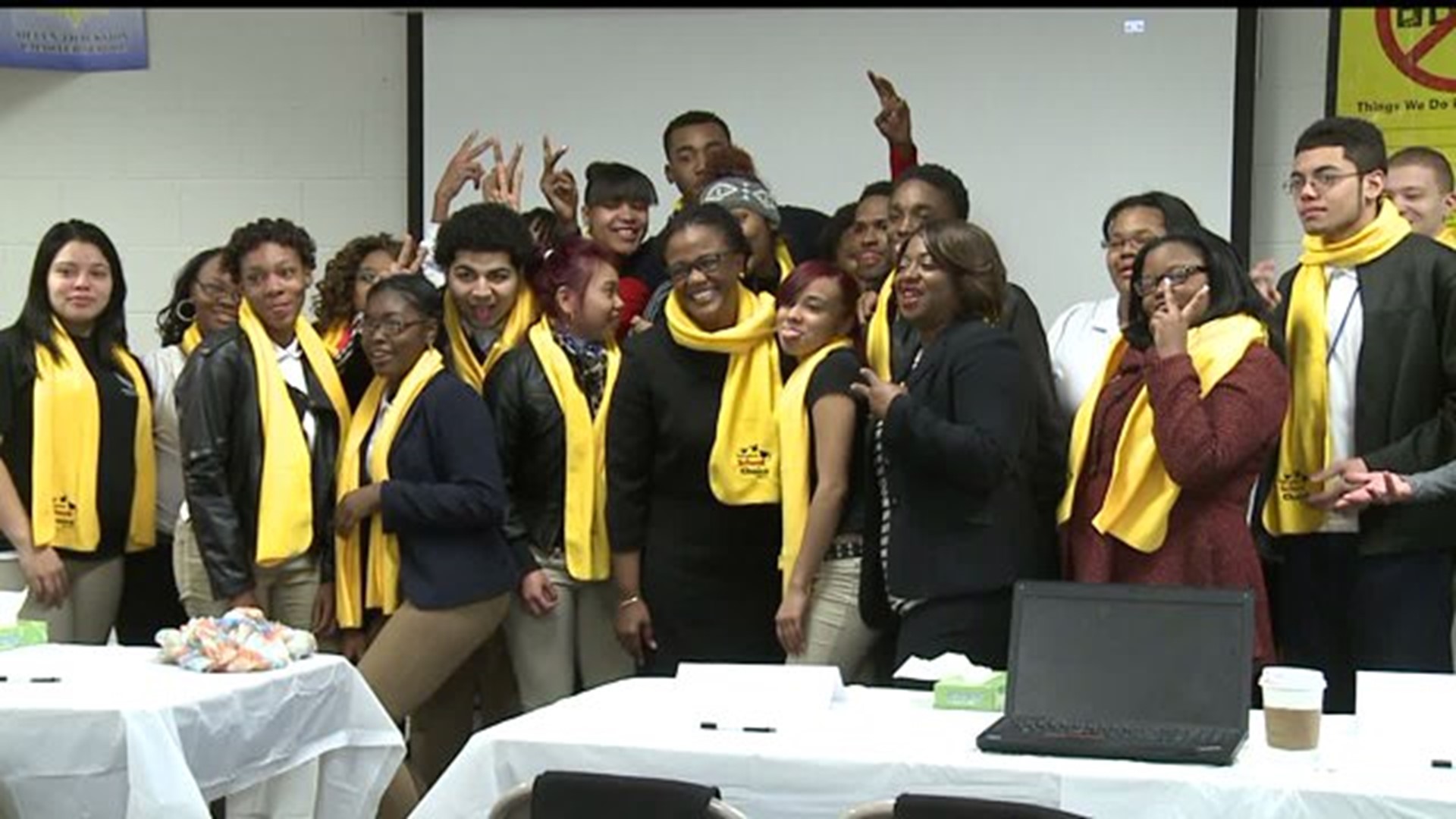 Mayor Kim Bracey holds conference to help end bullying